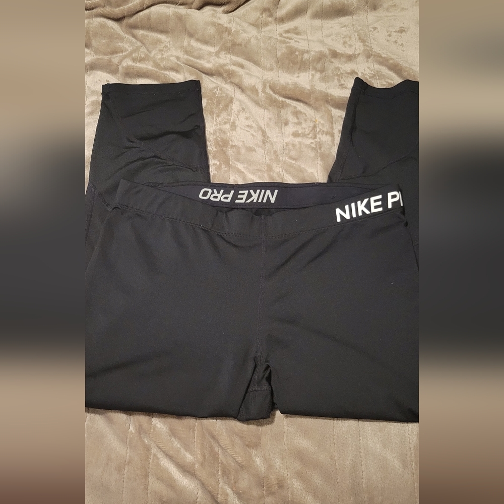 Nike Pro Dri-Fit Legging 3/4 length (large)